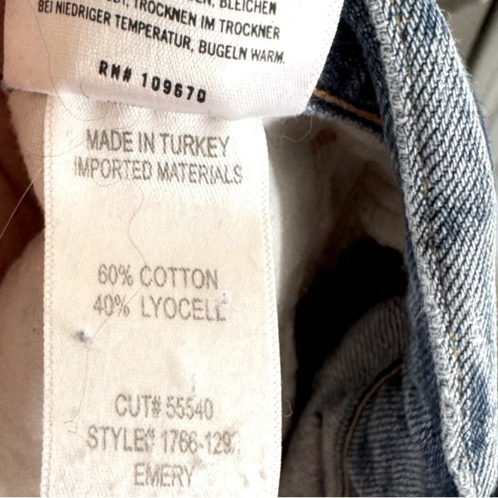 CITIZENS OF HUMANITY
EMERY CROP RELAXED STRAIGHT JEANS - OLD
BLUE - Picture 12 of 14